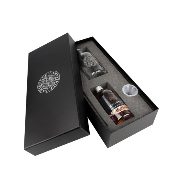 Lamystique, gift box per diffusore d'ambiente, fragranza Muschio bianco e Ciclamino, 500 ml