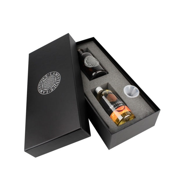 Lamystique, gift box per diffusore d'ambiente fragranza Oud e Miele, 500 ml