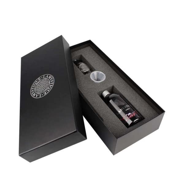 MYSTR1NO.jpg Gift Box con diffusore da 100 ml, fragranza Vino Nobile